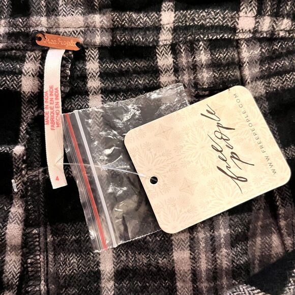 Free People Serena Micro Skort Mini Plaid Black Gray Size 4 NWT - Picture 10 of 12